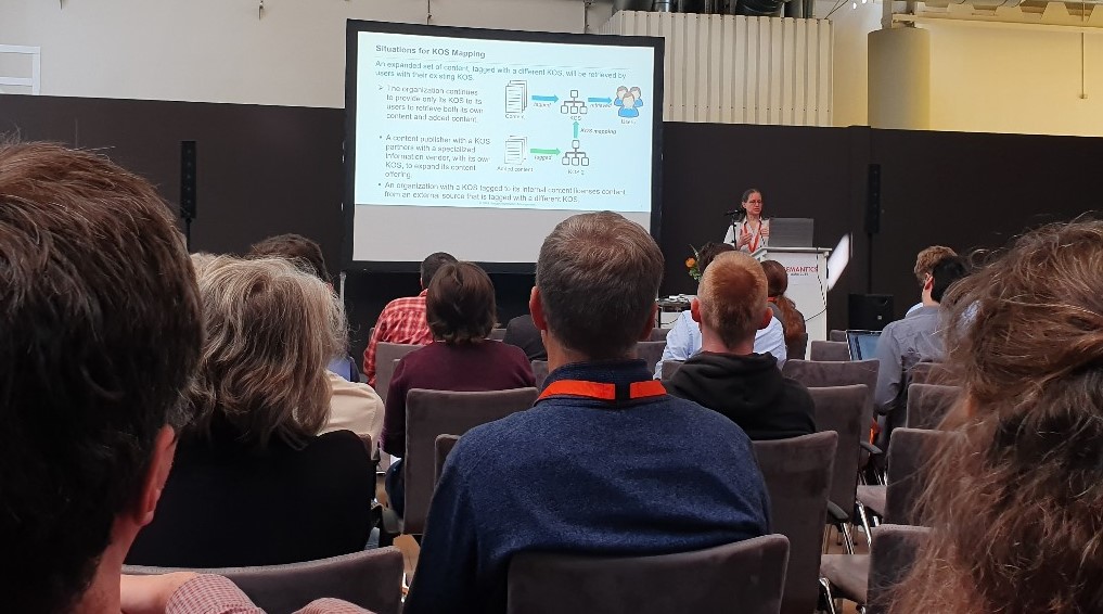 Heather Hedden presenting at the SEMANTiCS 2019 Karlsruhe conference